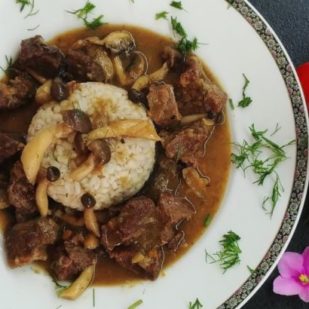 Mięsko-w-sosie-wielogrzybowym